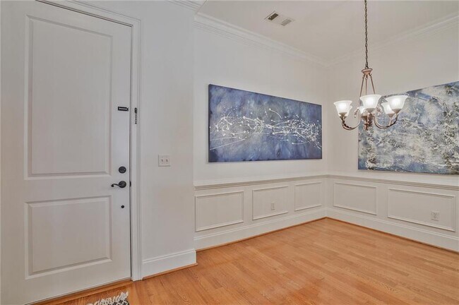 Foto del edificio - 2300 Peachford Rd