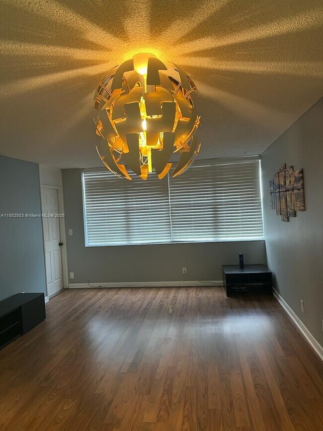 Foto del edificio - 2751 Taft St