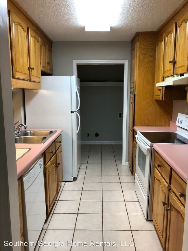 Building Photo - 3 br, 2 bath House - 465 Pebblebrook Drive