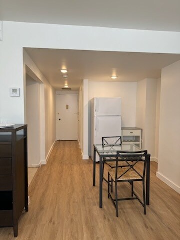 Building Photo - 999 Brickell Bay Dr