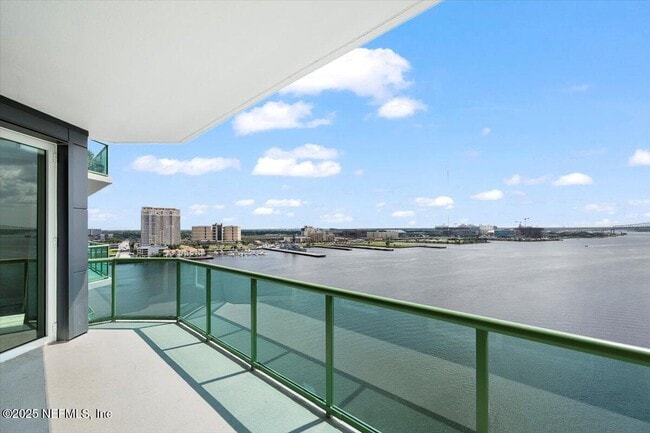 Building Photo - 1431 Riverplace Blvd