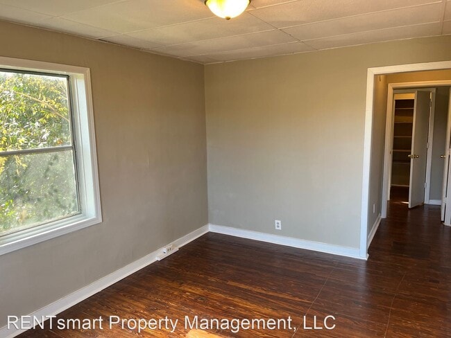 Building Photo - 3 br, 1.5 bath House - 2711 12th Avenue