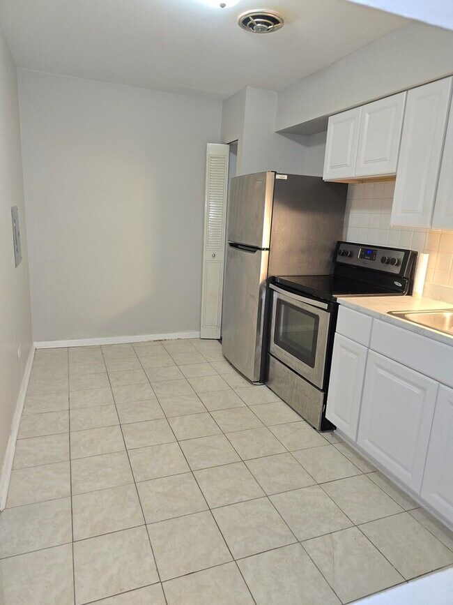 Foto del edificio - 6619 N Sheridan Rd