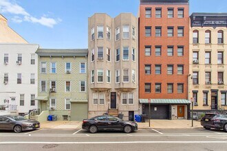 Building Photo - 327 Monroe St