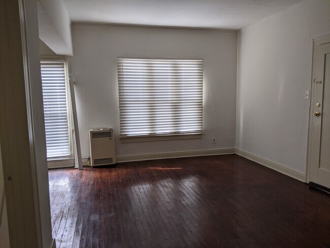 Foto del edificio - 206 N New Hampshire Ave