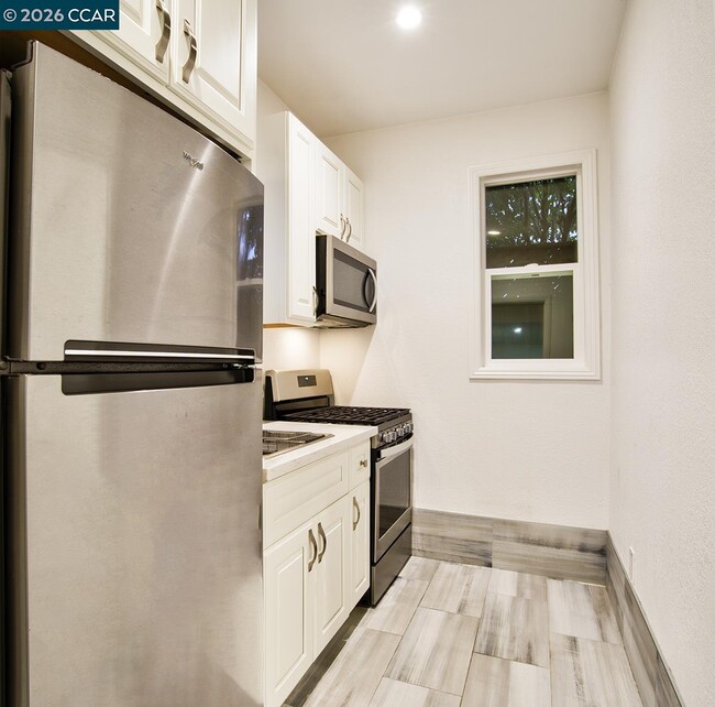 Foto del edificio - 1351 Eastshore Dr