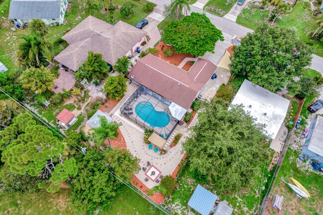 Foto del edificio - 540 Blackburn St