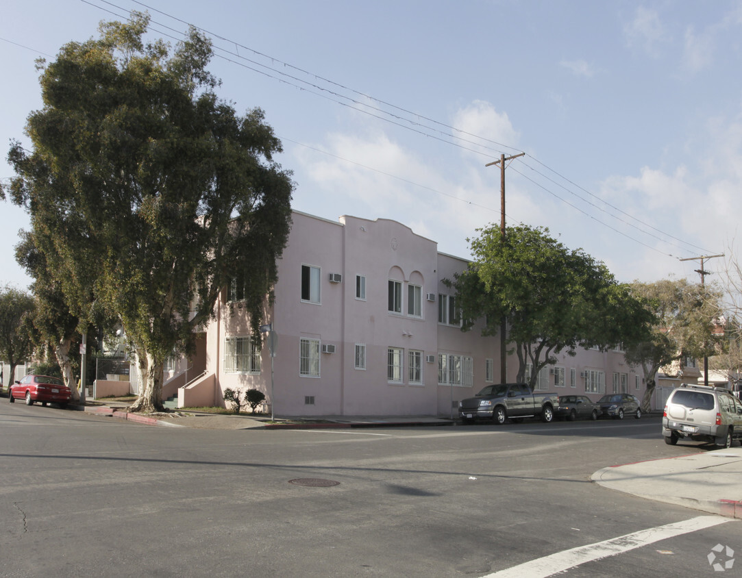 Primary Photo - Hollywood West Apartments