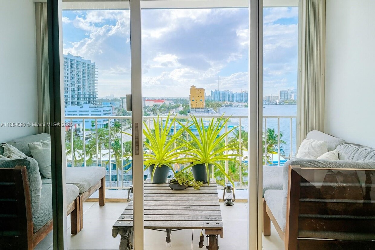 Foto principal - 1865 79th Street Causeway