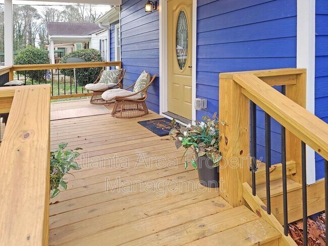 Foto del edificio - 441 Westmeath Dr SW