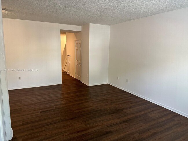 Foto del edificio - 4256 NE 9th St