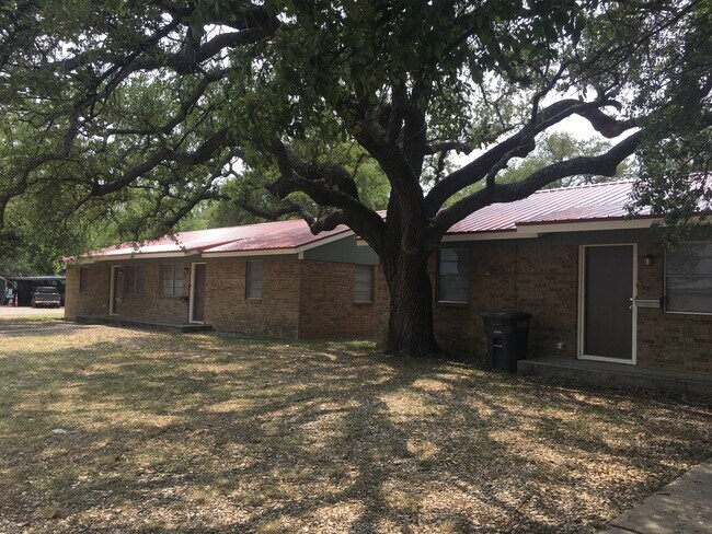 Exterior - 1112 S Church St