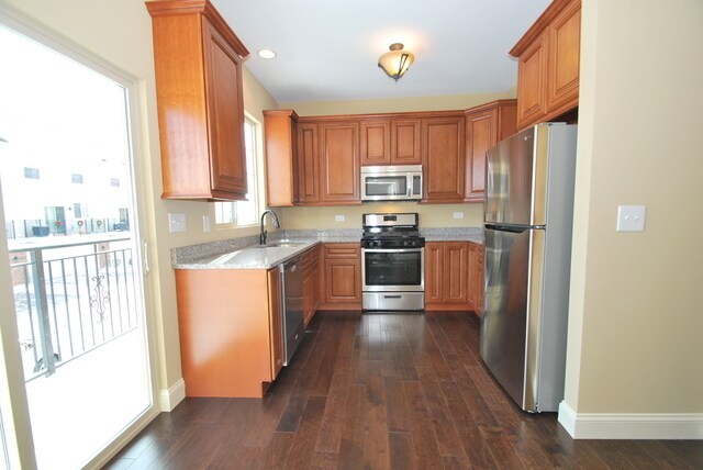 Building Photo - 1538 Lake Ridge Ct