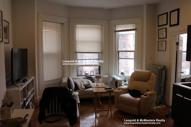 Building Photo - 229 Newbury St