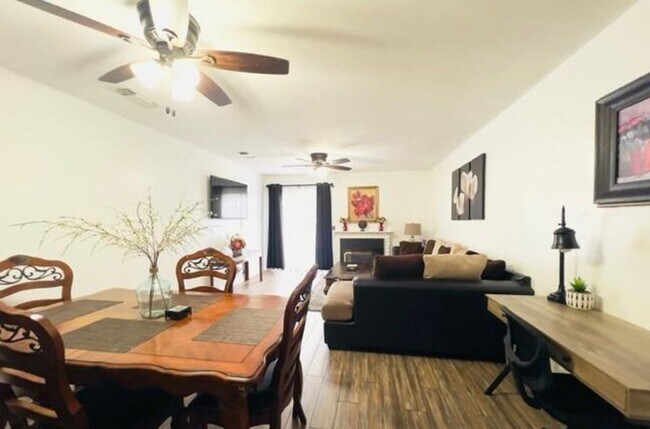 Foto del edificio - 112 N Lemoore Ave