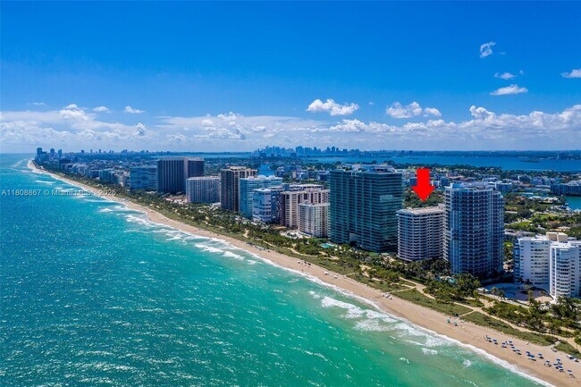 Building Photo - 10205 Collins Ave
