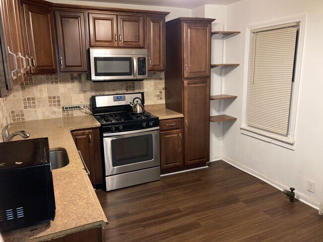 Foto del edificio - 14005 123rd Ave