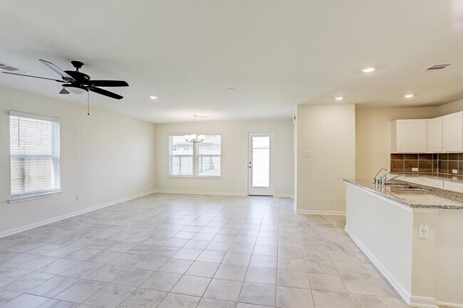 Building Photo - 28410 Bobcat Bayou Dr