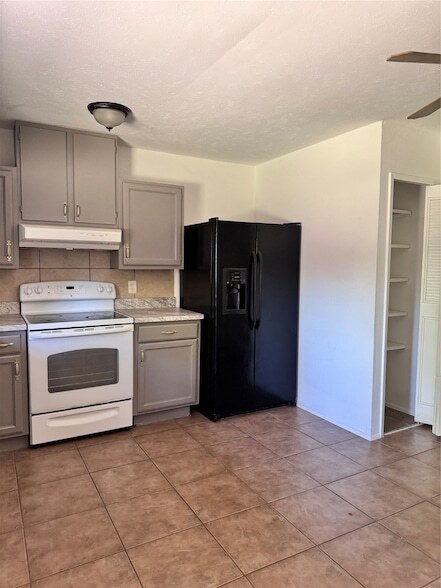 Foto del edificio - 4616 Blair Oaks Dr