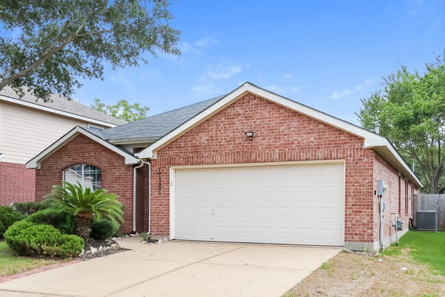 Building Photo - 17307 Misty Cross Dr