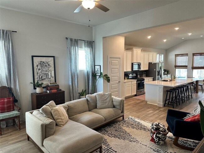Foto del edificio - 8600 Cumbrae Ln