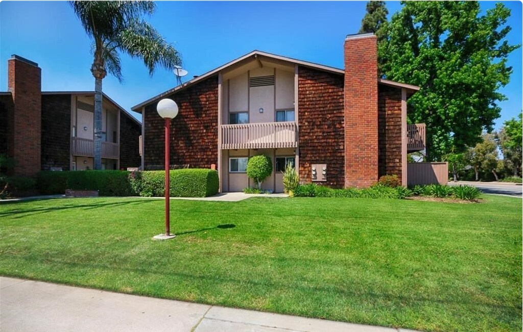 Primary Photo - 1022 Cabrillo Park Dr