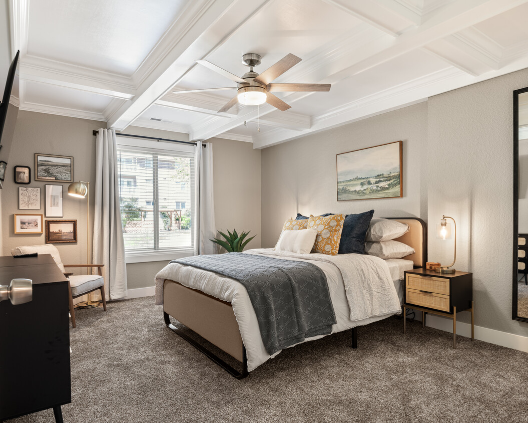 Large, luxurious bedroom with queen bed - 290 N 500 W