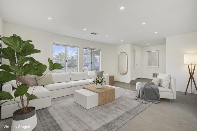 Foto del edificio - 312 N Alamo Dr