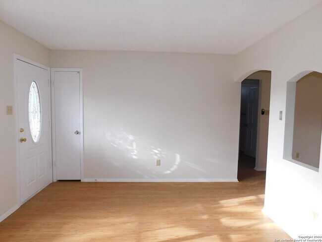 Foto del edificio - 7319 Silent Hills