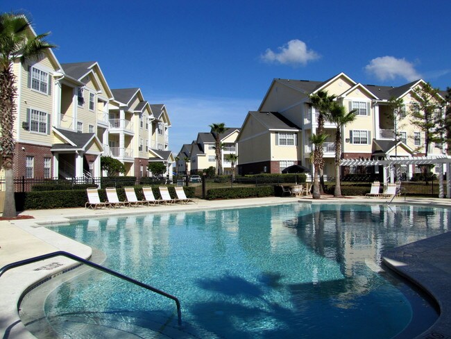 Building Photo - Colonnade at Regency