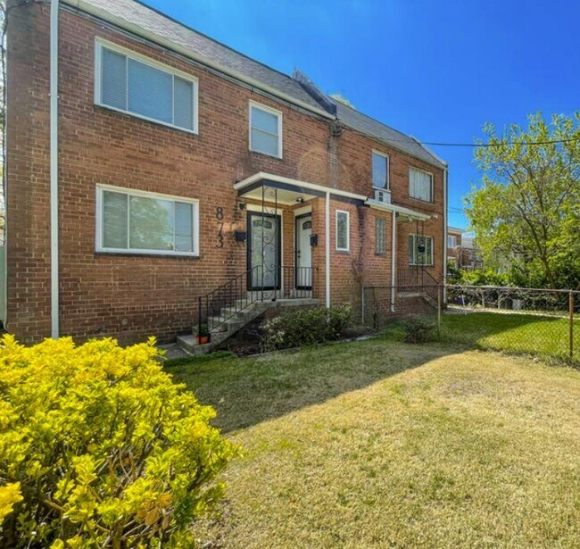 Foto del edificio - 873 Bellevue St SE