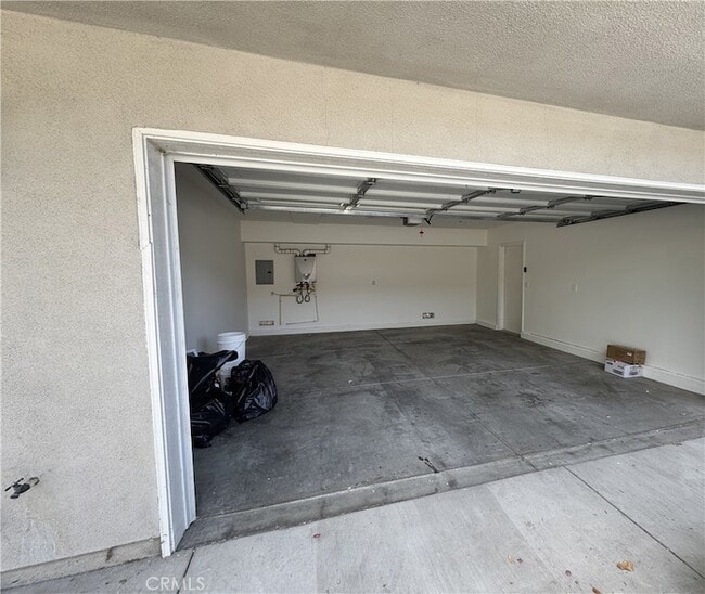 Building Photo - 2306 N Catalina St