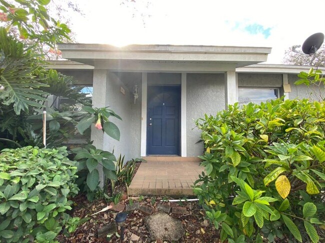 Building Photo - 14621 Lake Forest Dr