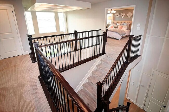Building Photo - Beautiful 6 Bedroom home in Mosaic