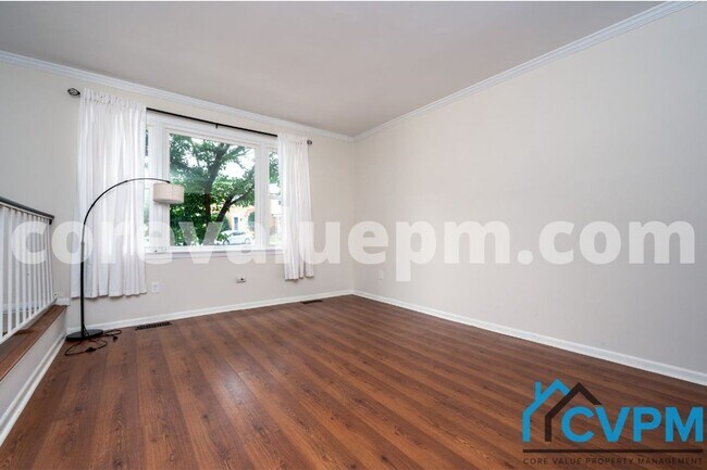 Foto del edificio - 400 Colonial Ridge Ln