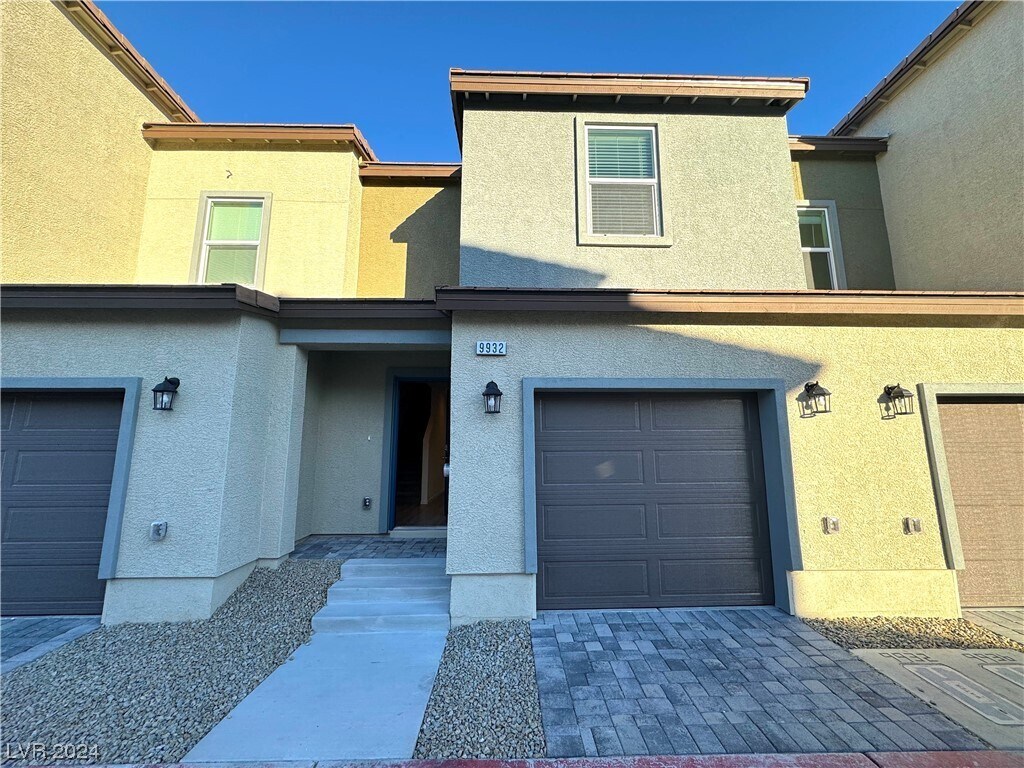 9932 Florence Hills St, Enterprise, NV 89141 Townhome Rentals in