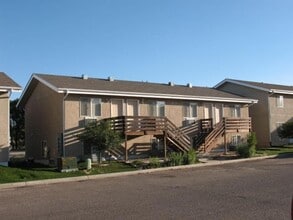 Building Photo - 1705 Oakshire Ln