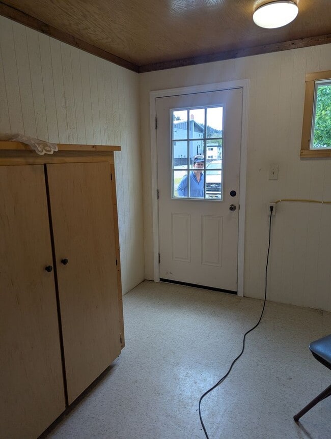 Building Photo - Cute 1 bedroom