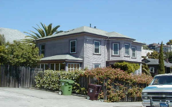 Building Photo - 252 Frisbie St