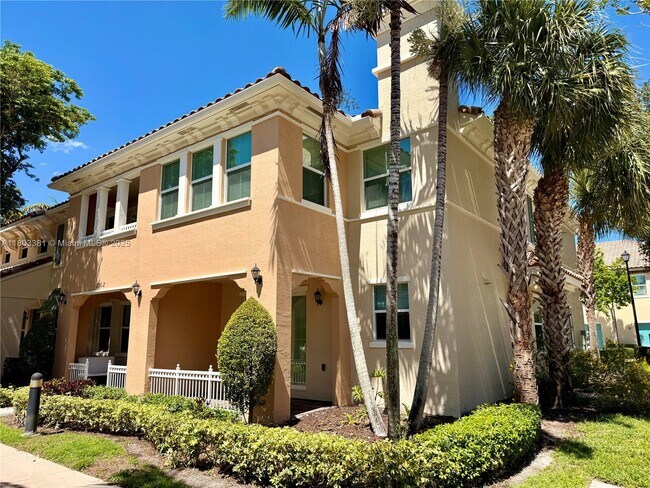 Building Photo - 2900 Cascada Isle Way