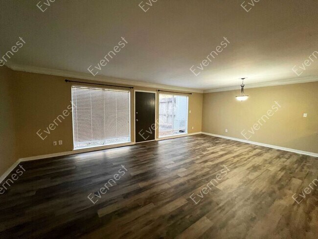 Building Photo - 684 Idlewild Cir