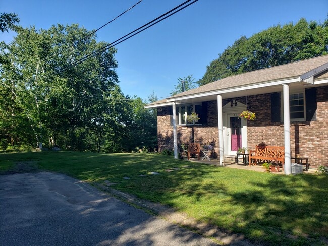 Building Photo - 25 Pinehurst Rd