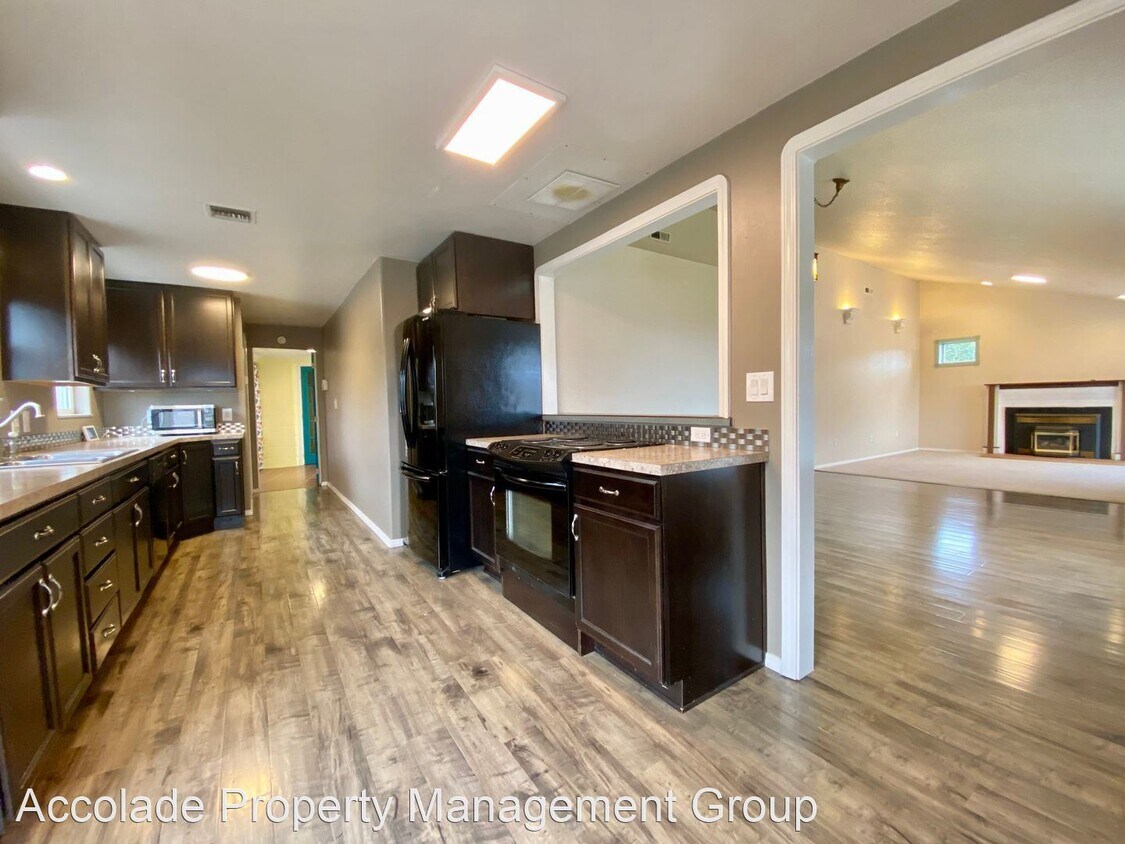 Primary Photo - 3 br, 2.5 bath House - 2807 Shelton Ave