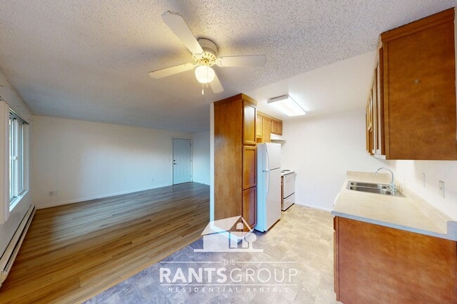 Building Photo - 850R -