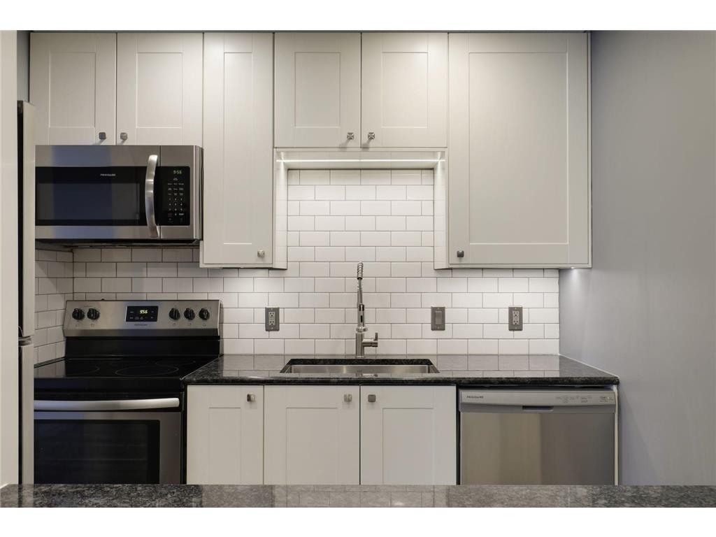 Foto principal - 35 Nathan Ln N
