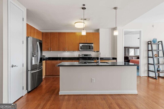 Foto del edificio - 711 Cosmopolitan Dr NE