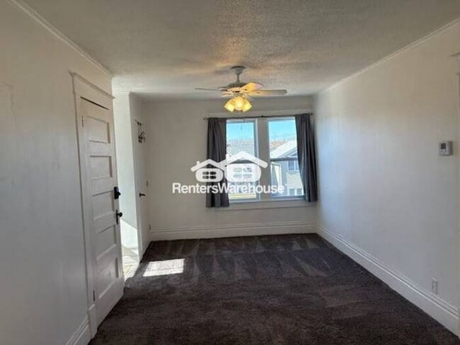 Building Photo - Available now - Spacious 1 Bedroom 1 Bath Upper Level Duplex in South Saint Paul