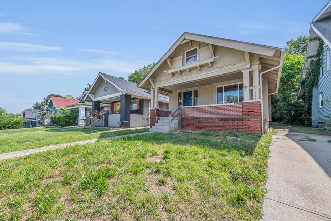 Building Photo - Fresh and Updated 3+ Bedroom Home