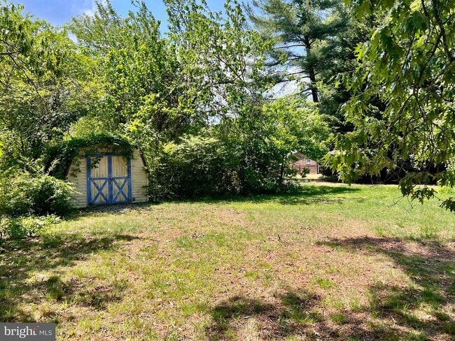 Building Photo - 3214 Riverview Dr