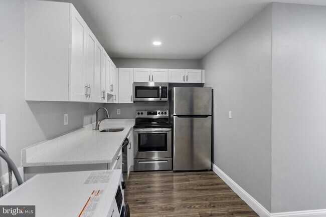 Foto del edificio - 823 Newington Ave